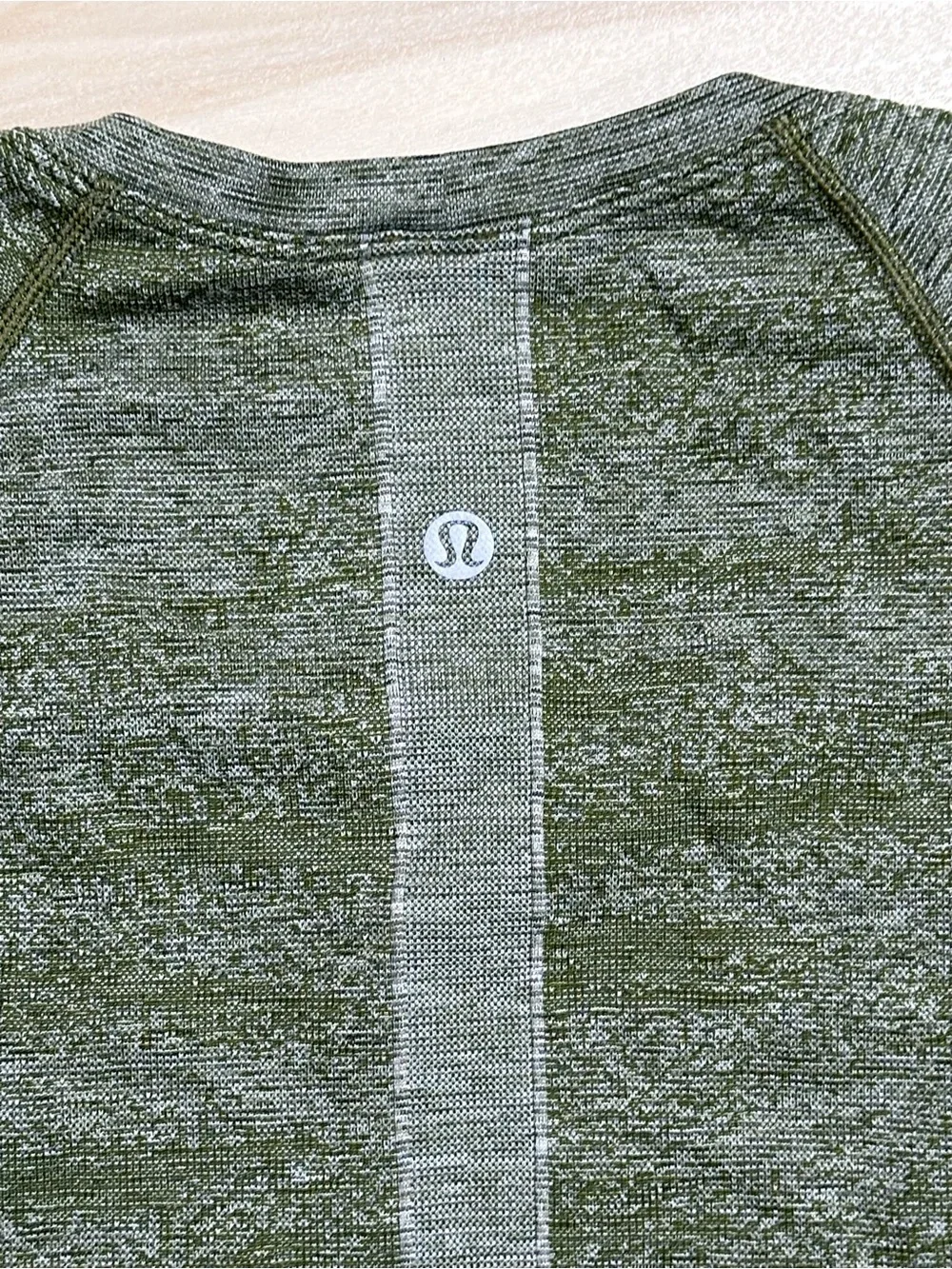 Lululemon Swiftly Speed Short Sleeve White Everglades Black Field Green Sz 10 - Picture 11 of 12
